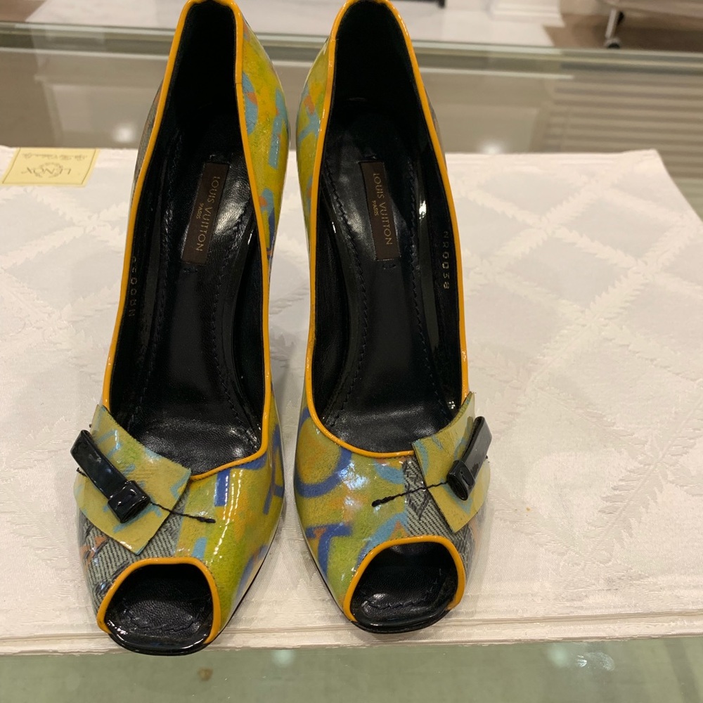 Louis Vuitton peep toe heels